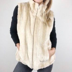 Faux Fur Reversible Vest Women’s Size Large Cream Winter Rabbit Kristen Blake